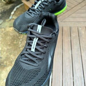 Altra Escalante Racer